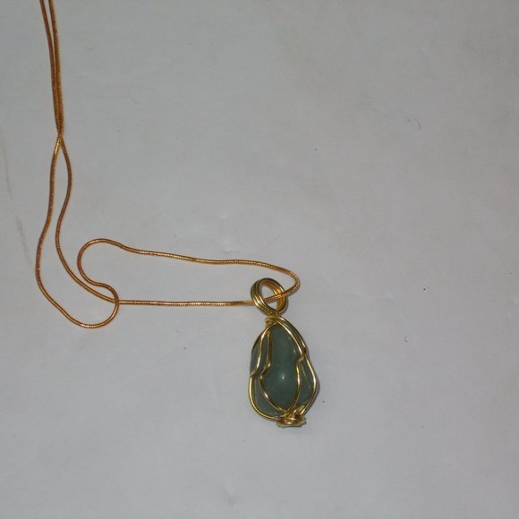 New gorgeous green wire wrapped stone necklace, hand made! - Picture 2 of 4